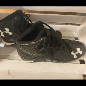 UnderArmor soccer cleats like new